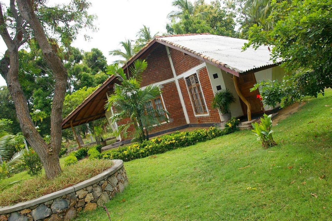 Royal Green Garden Hotel Puttalam Exterior photo